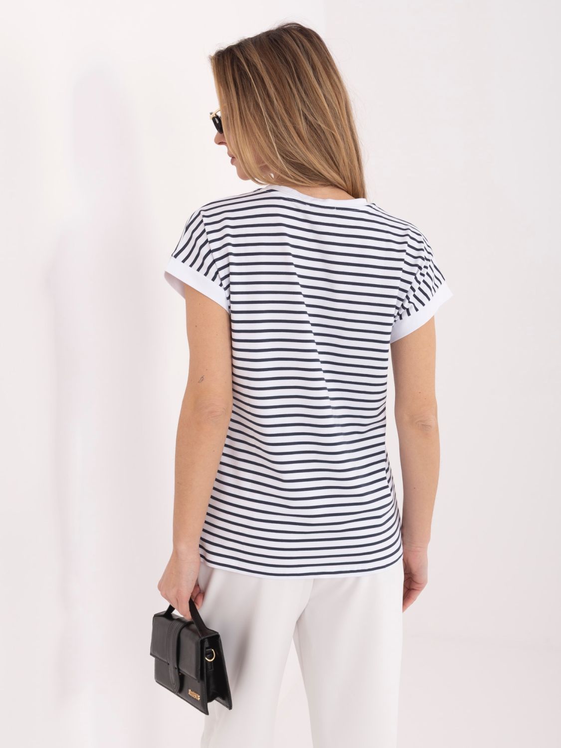 Tricou alb-bleumarin cu dungi, mânecă scurtă