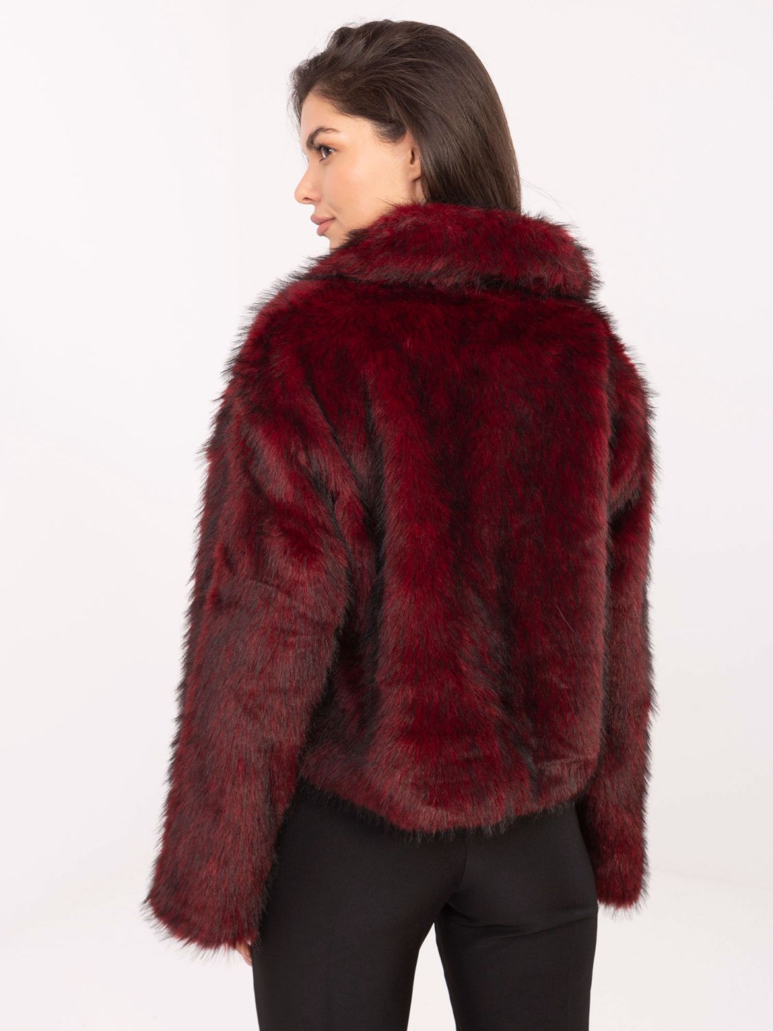 Jachetă elegantă bordo de iarnă