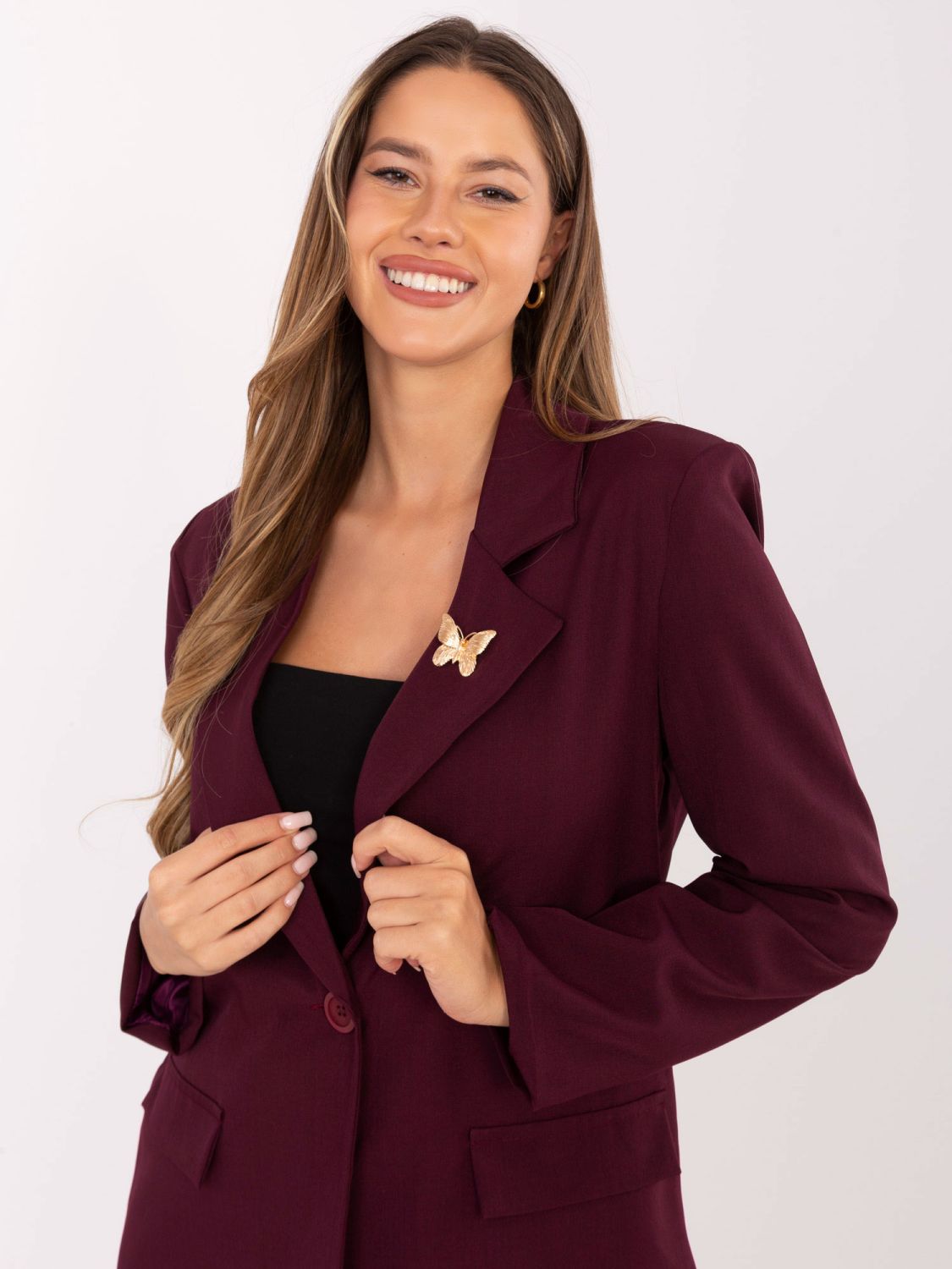 Sacou elegant bordo cu căptușeală și broșă