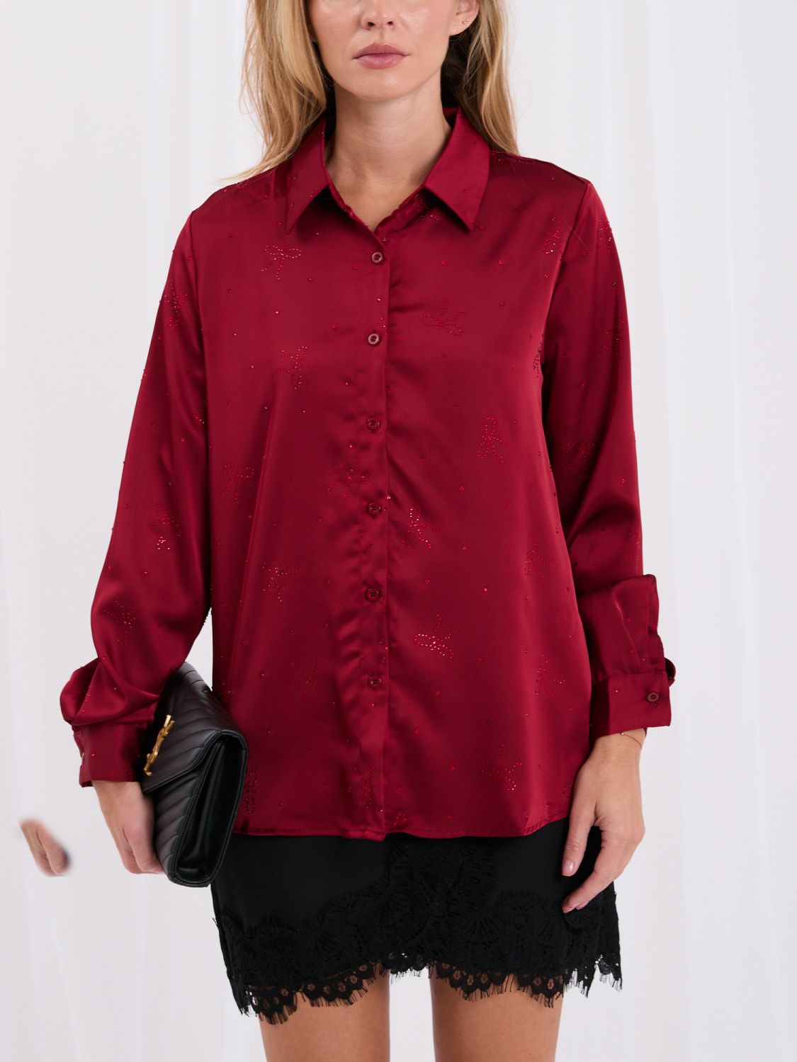Cămașă elegantă bordo cu aplicație