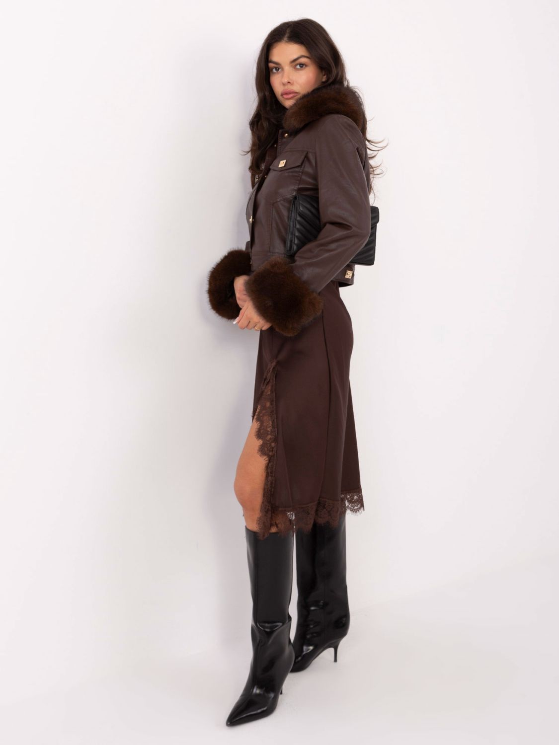 Geacă scurtă maro din piele ecologică cu căptușeală