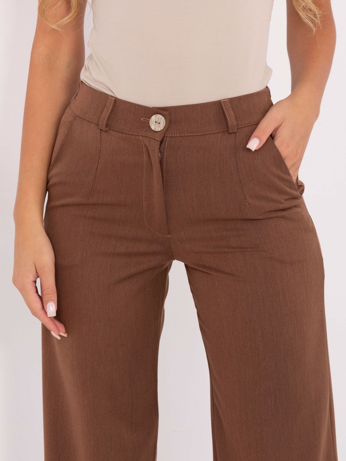 Pantaloni eleganți maro din material cu croială largă