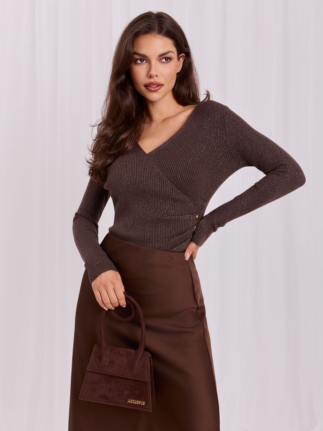 Pulover elegant maro cu decolteu petrecut