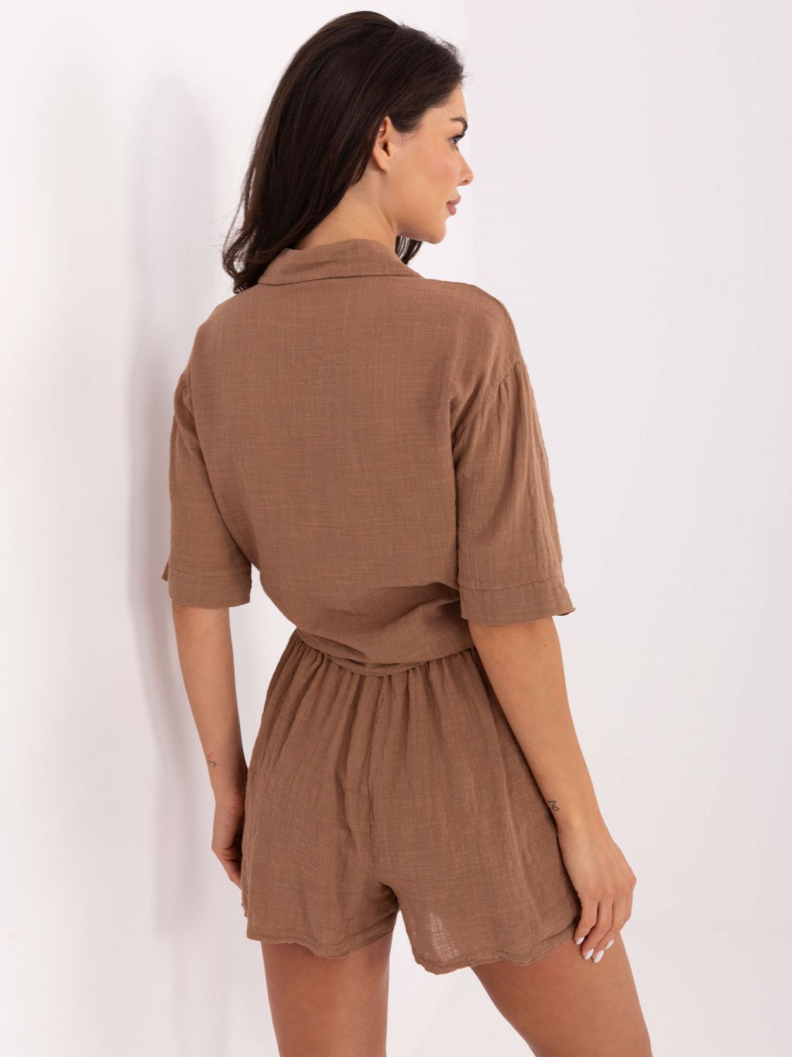 Compleu elegant în culoare maro