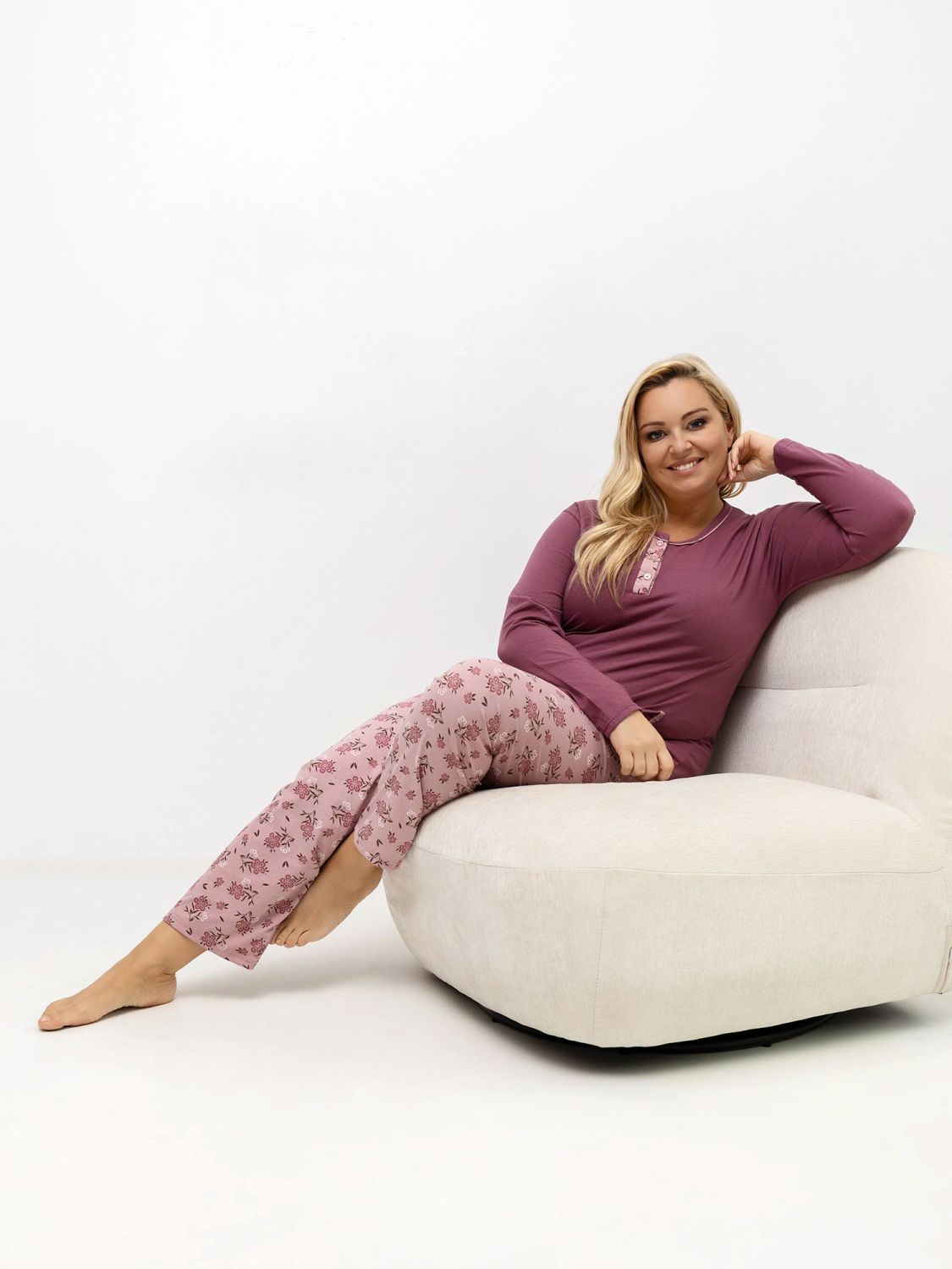 Pijamă damă cu model floral, mânecă lungă, roz