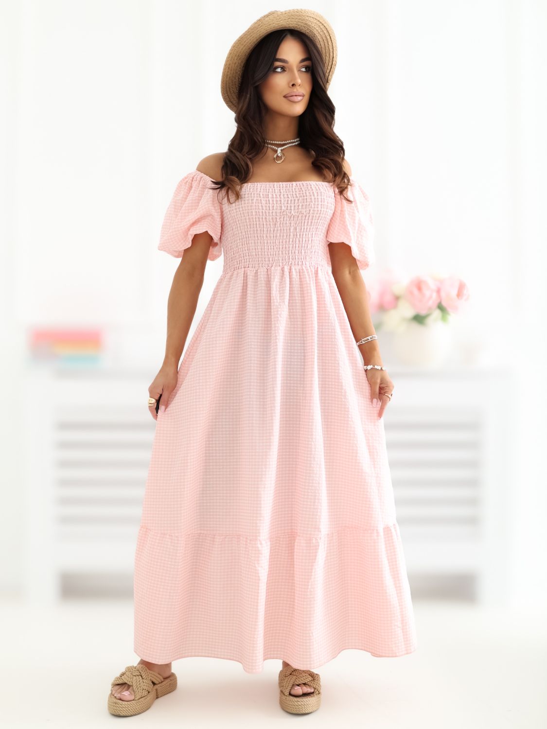 Rochie midi portocalie cu volan și model în carouri