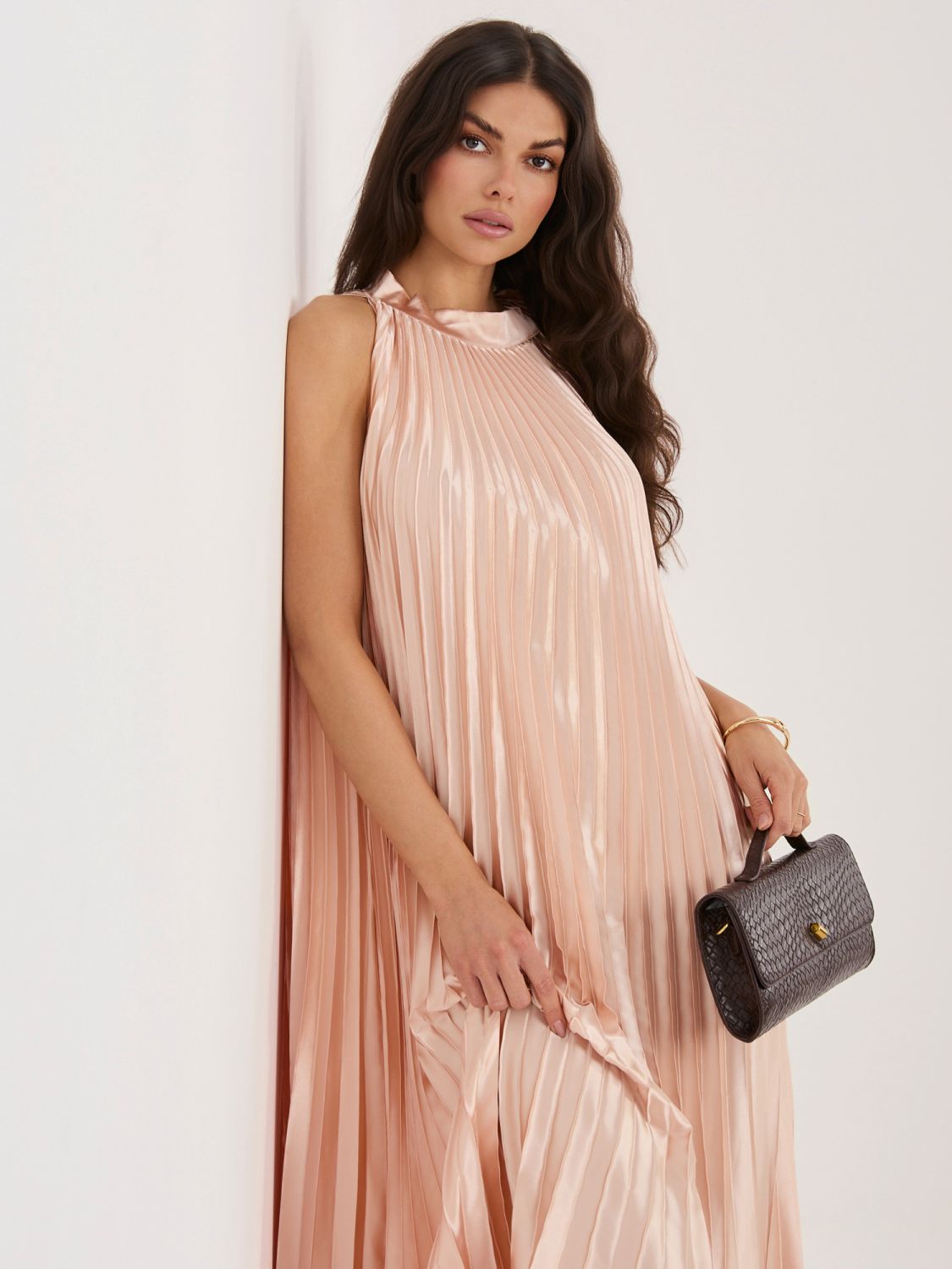 Rochie midi de cocktail cu volan și cordon