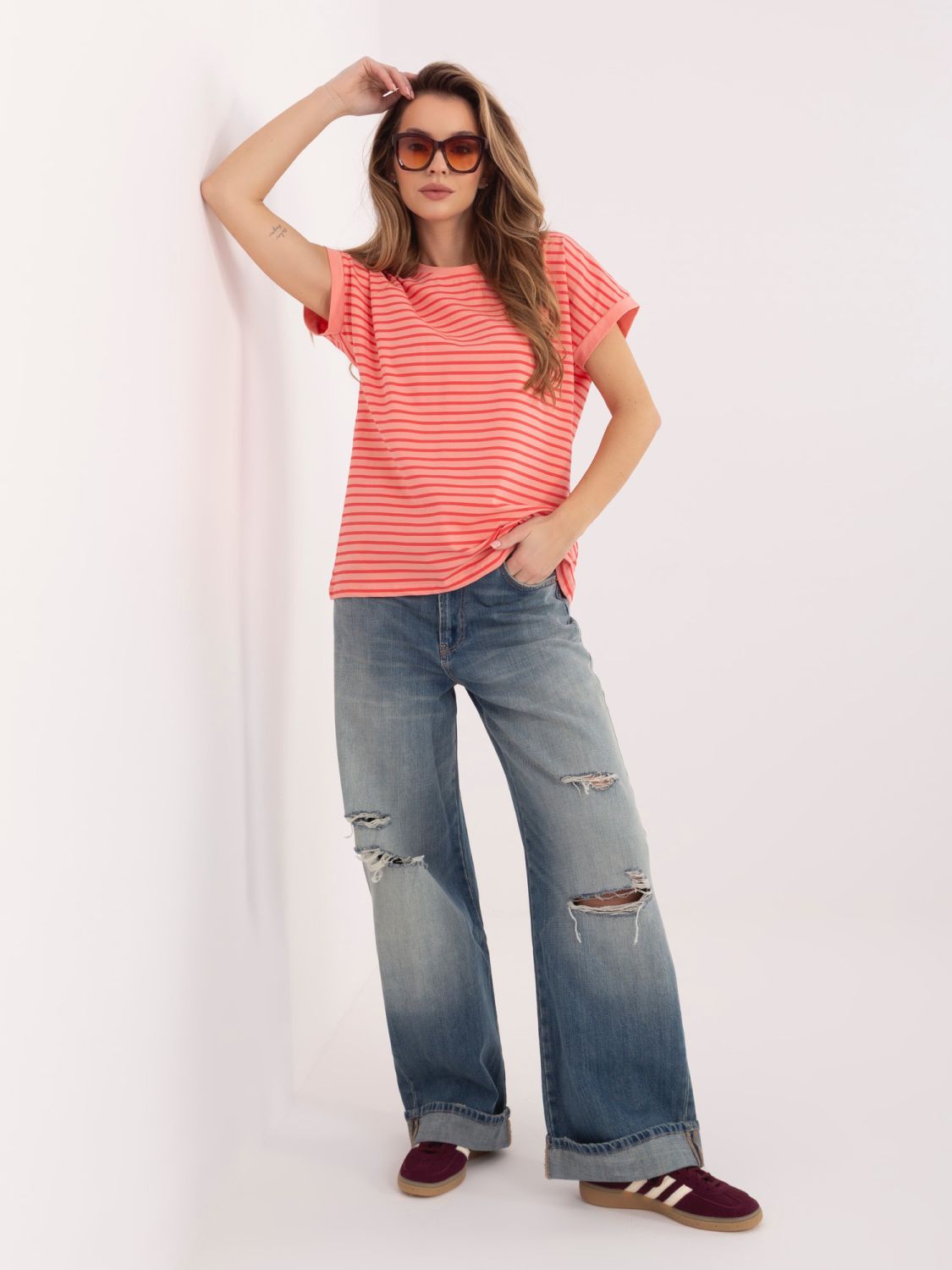 Tricou portocaliu cu dungi și mânecă scurtă