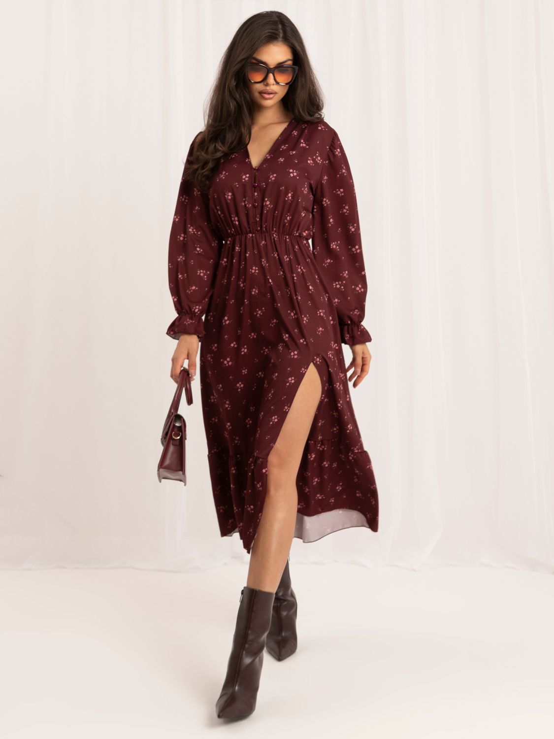 Rochie midi bordo cu imprimeu floral și volan
