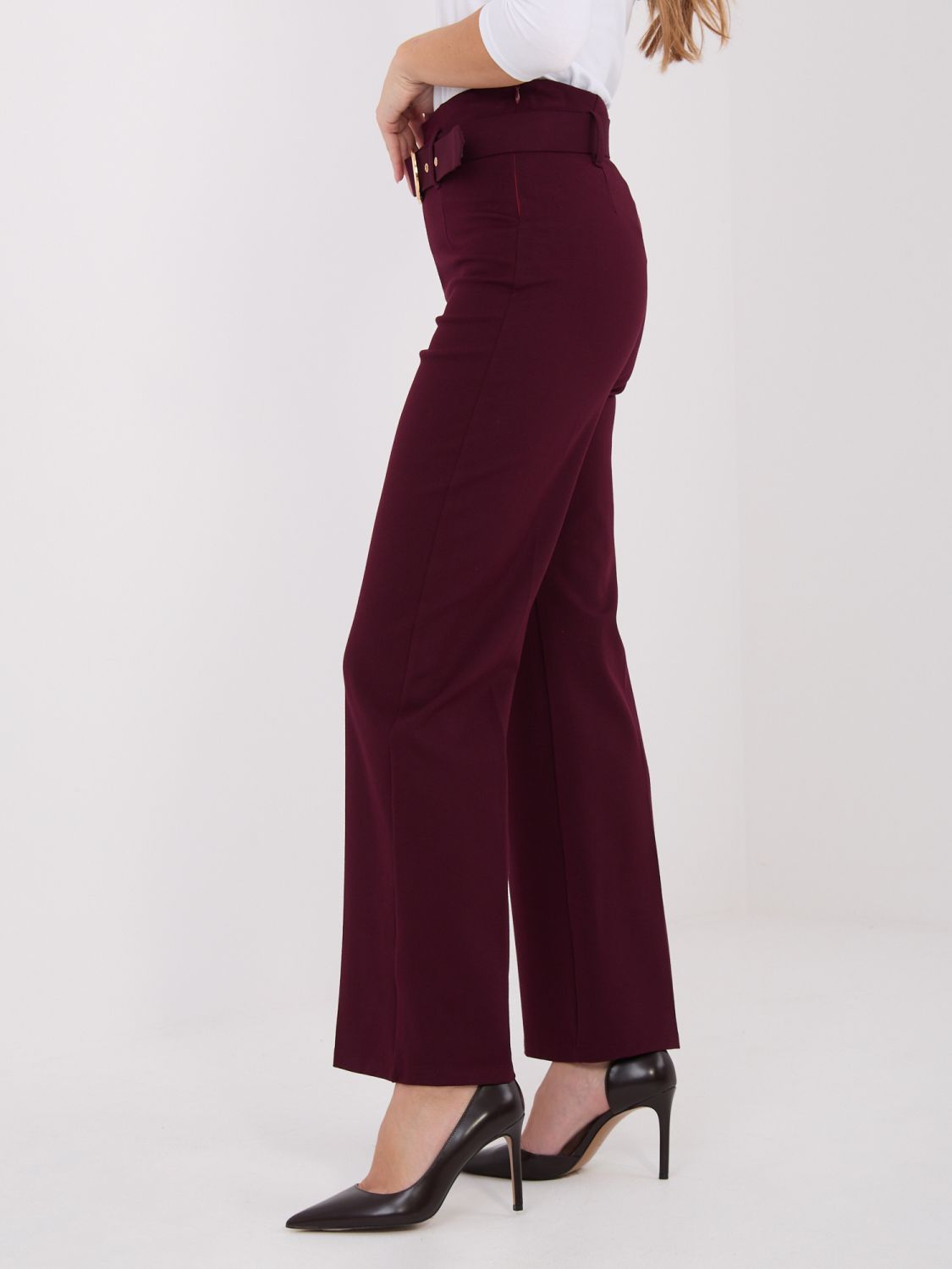 Pantaloni eleganți bordo cu talie înaltă și curea