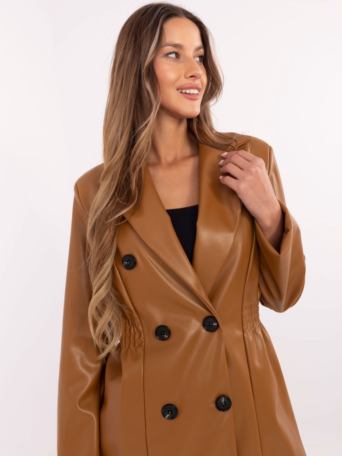 Sacou camel elegant cu căptușeală și închidere dublă