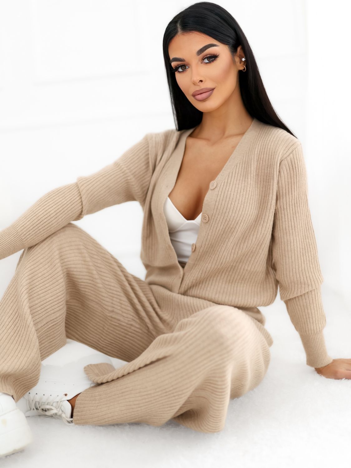Set tricotat maro cu pantaloni largi