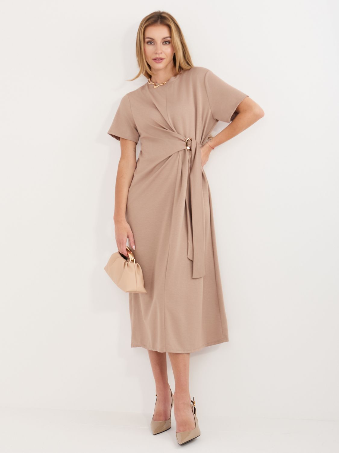 Rochie midi bej cu mânecă scurtă