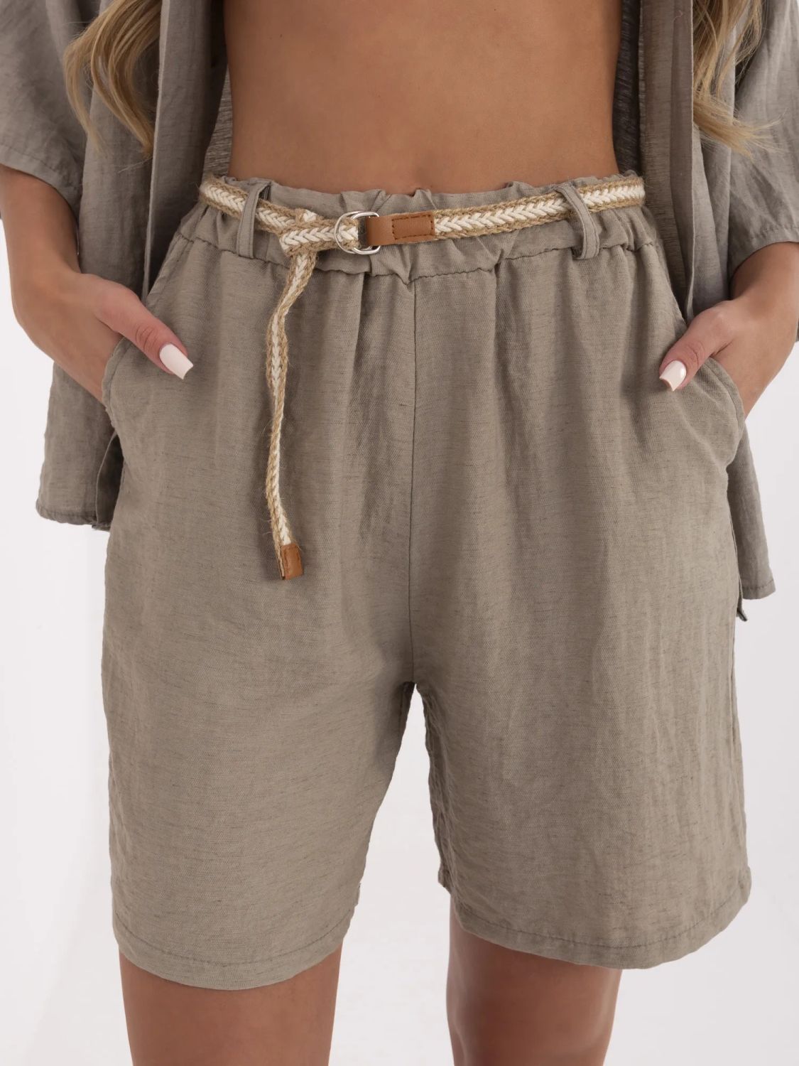 Shorts bej boho cu curea