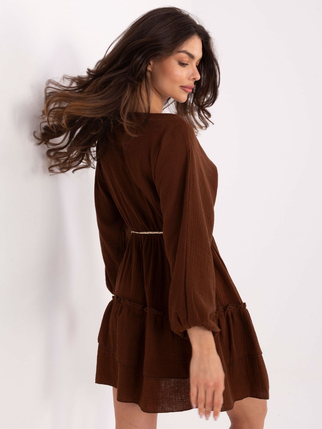Rochie elegantă evazată în culoare maro închis