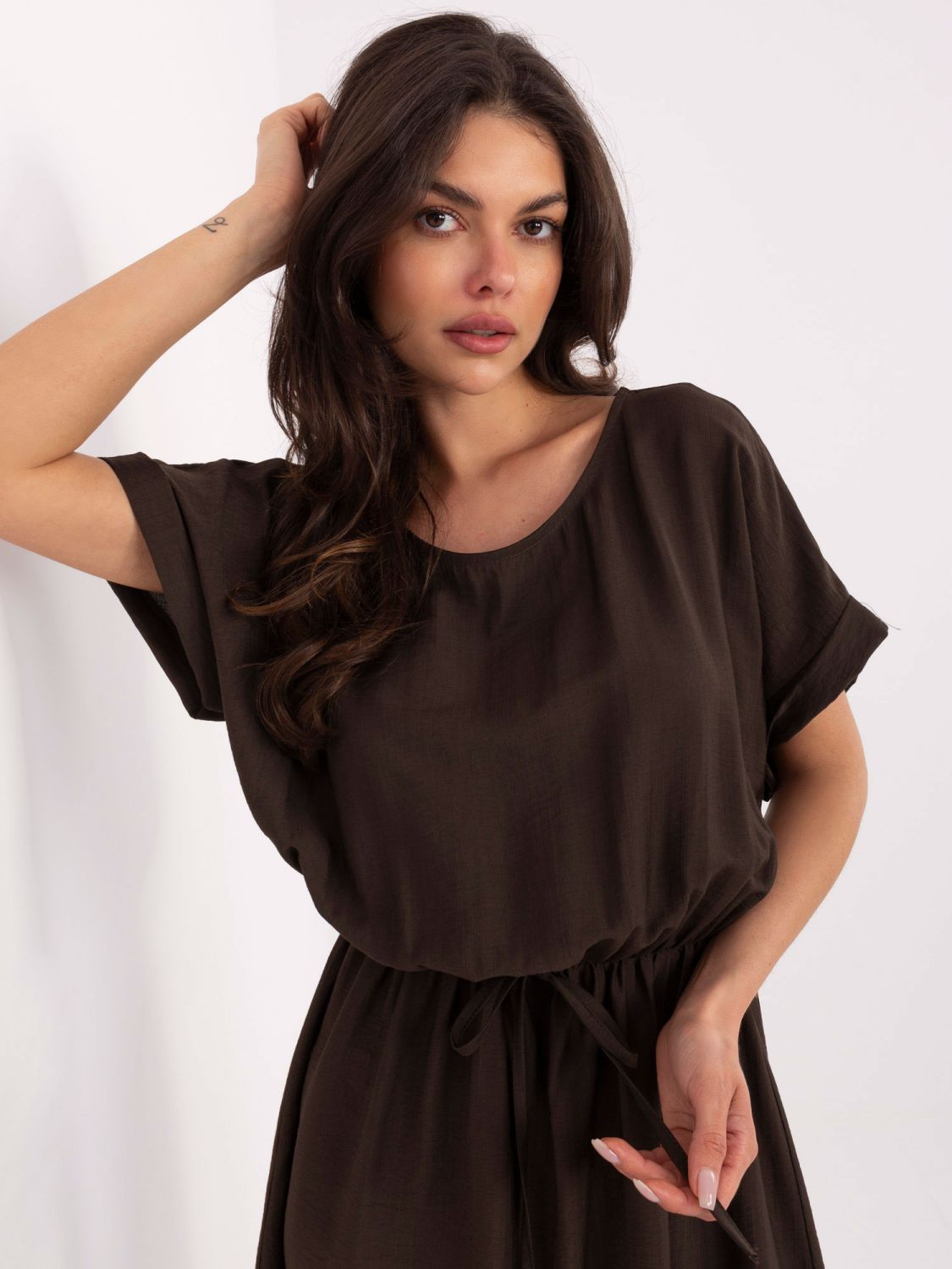 Rochie maro evazată cu mâneci scurte