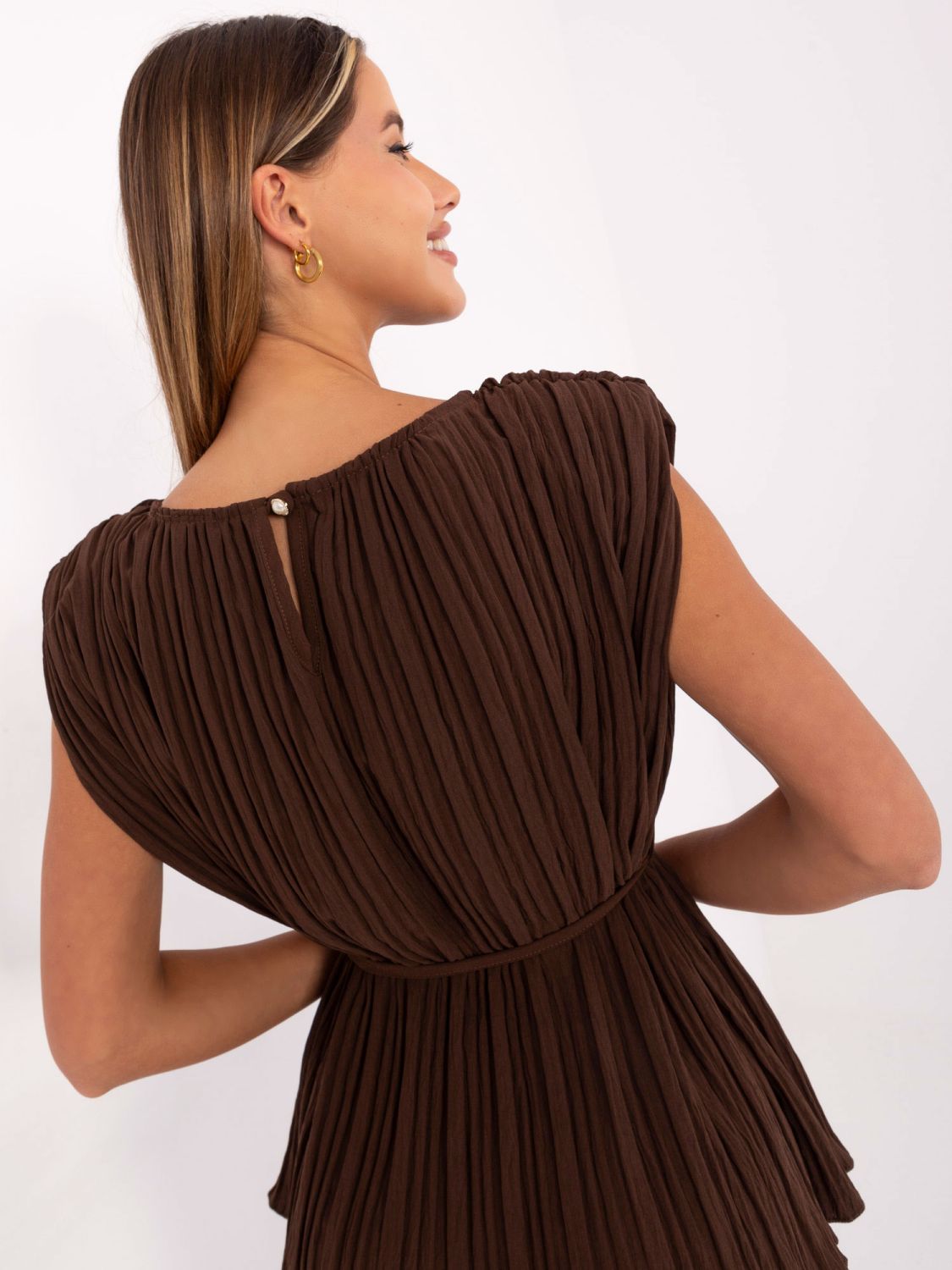 Compleu elegant în culoare maro închis