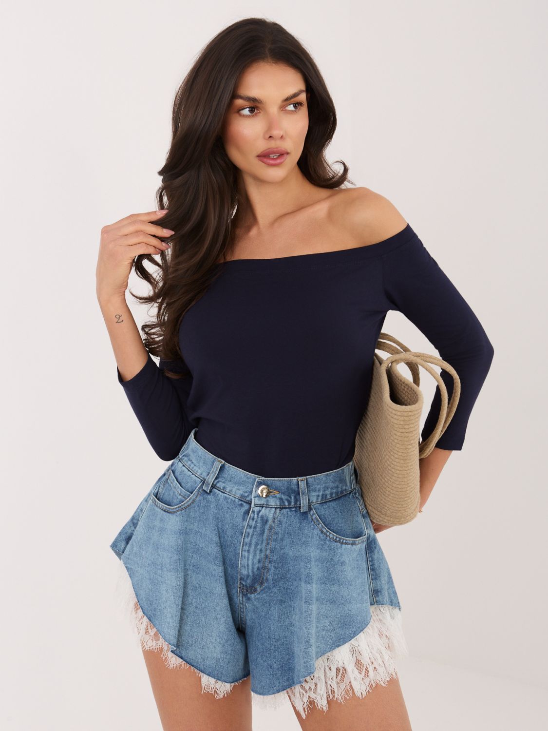 Pantaloni scurți din denim cu dantelă, albaștri