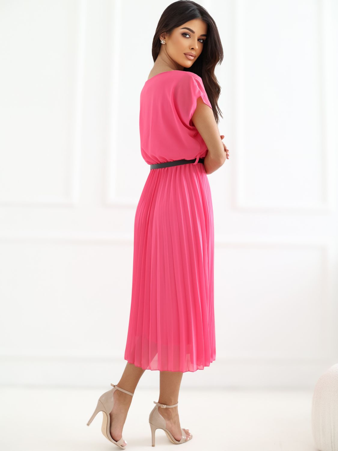 Rochie midi roz plisată cu curea