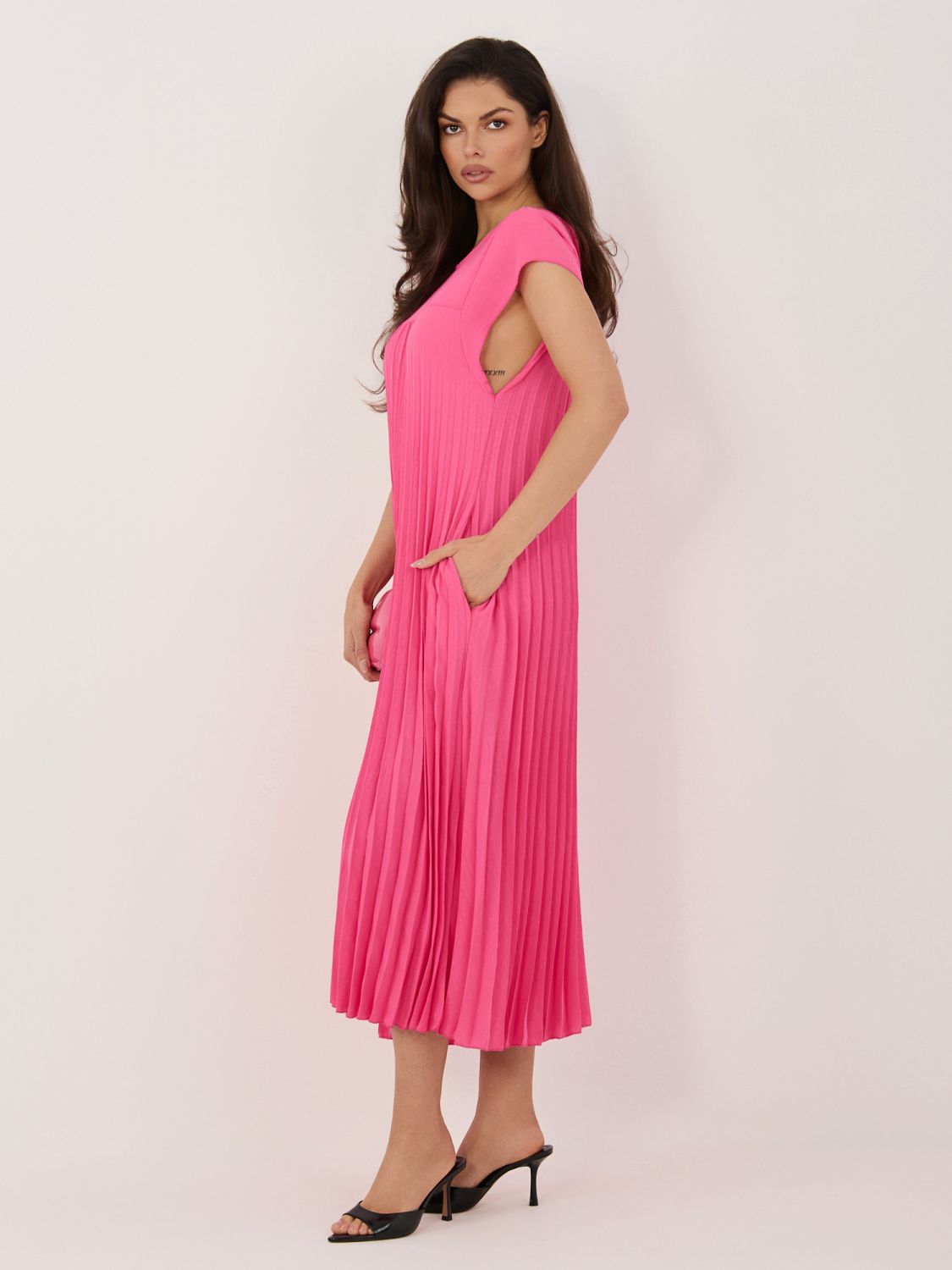 Rochie midi roz elegantă cu buzunare