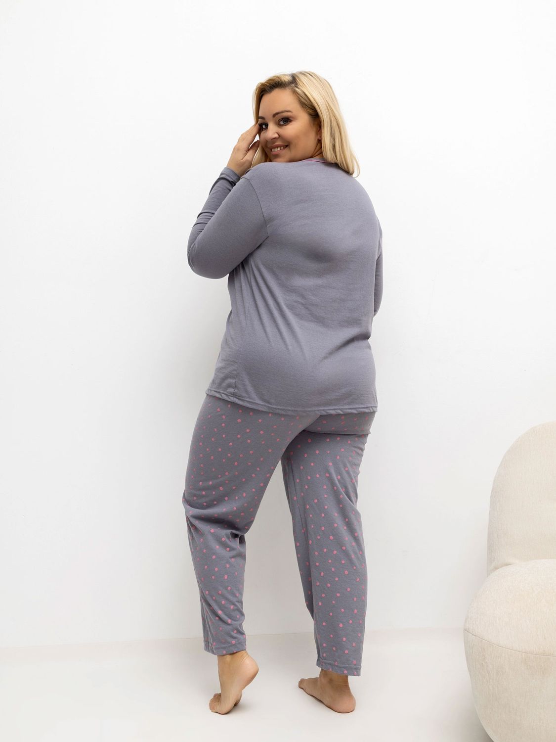 Pijamă din bumbac cu mâneci lungi și buline