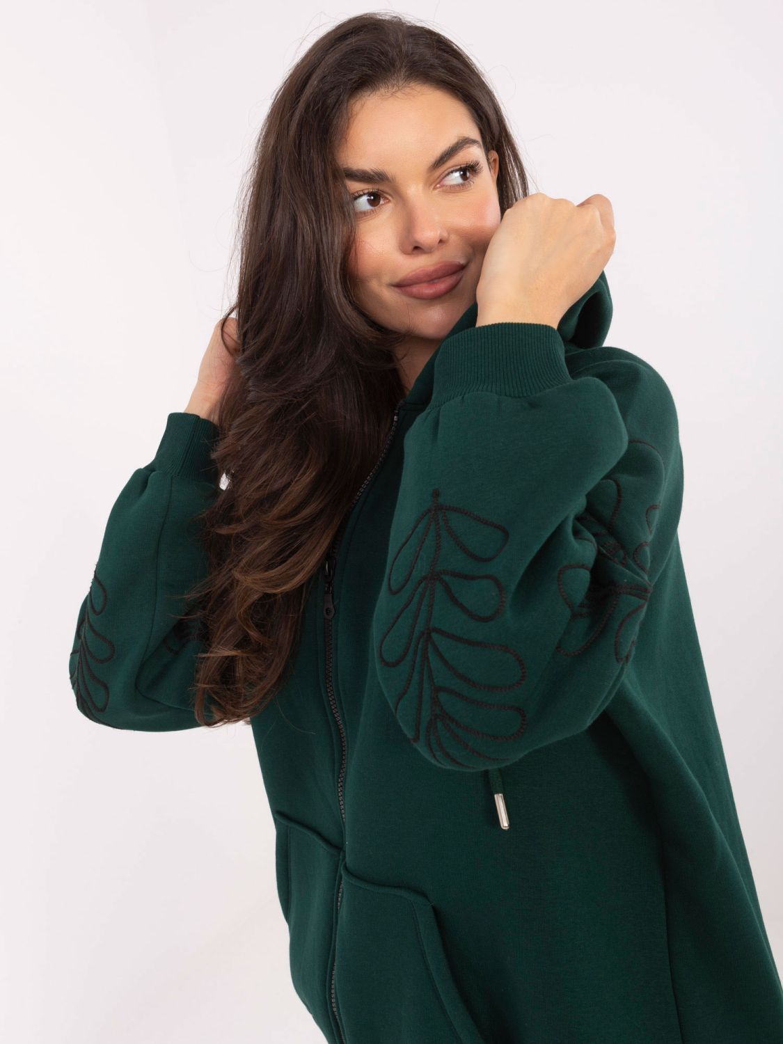 Hanorac verde cu glugă și broderie