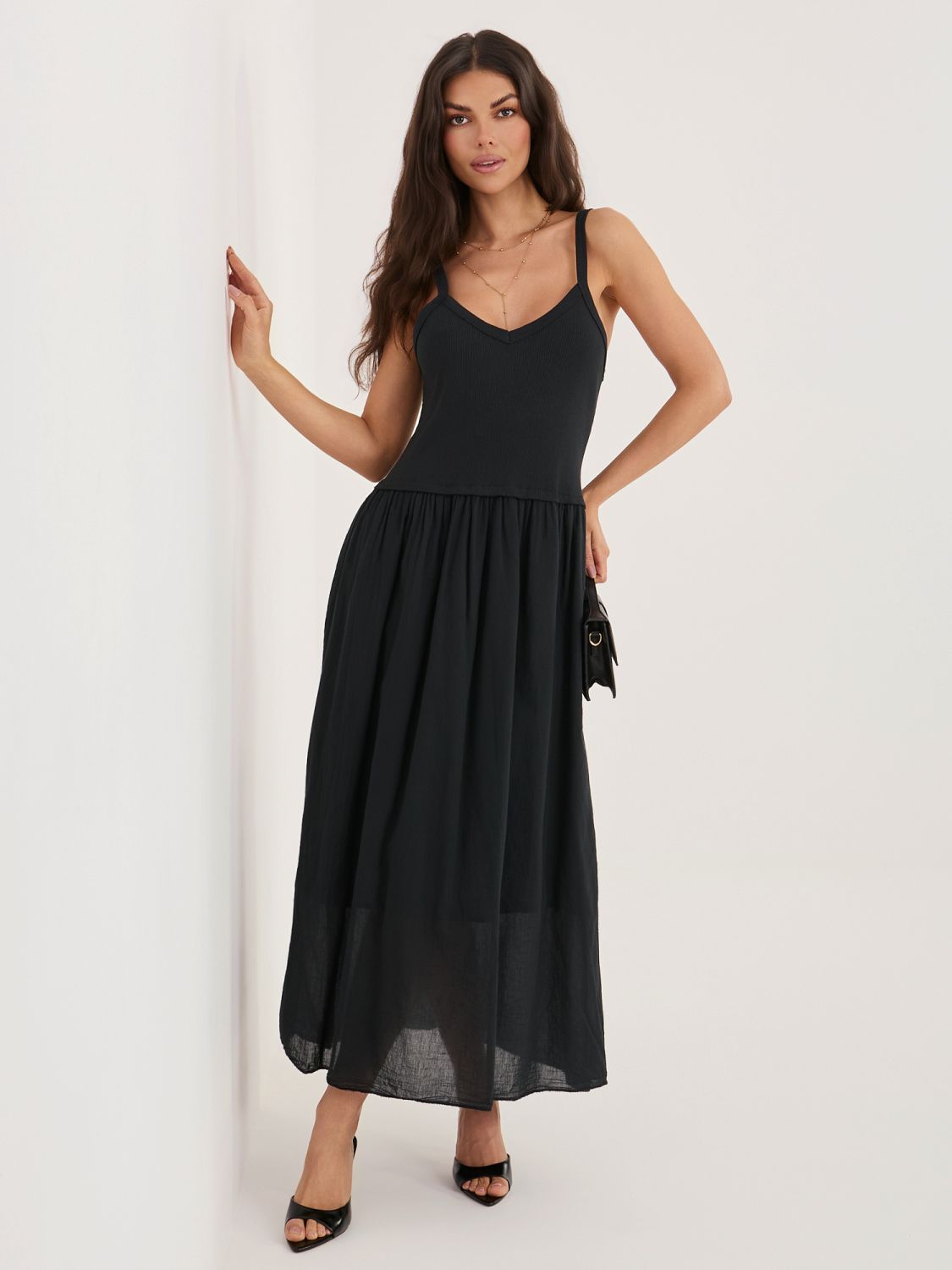 Rochie maxi de vară neagră cu bretele