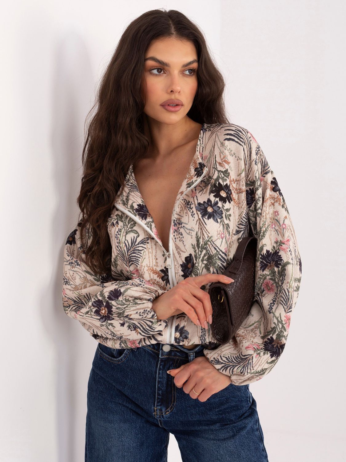 Geacă bomber neagră cu imprimeu floral și mâneci bufante