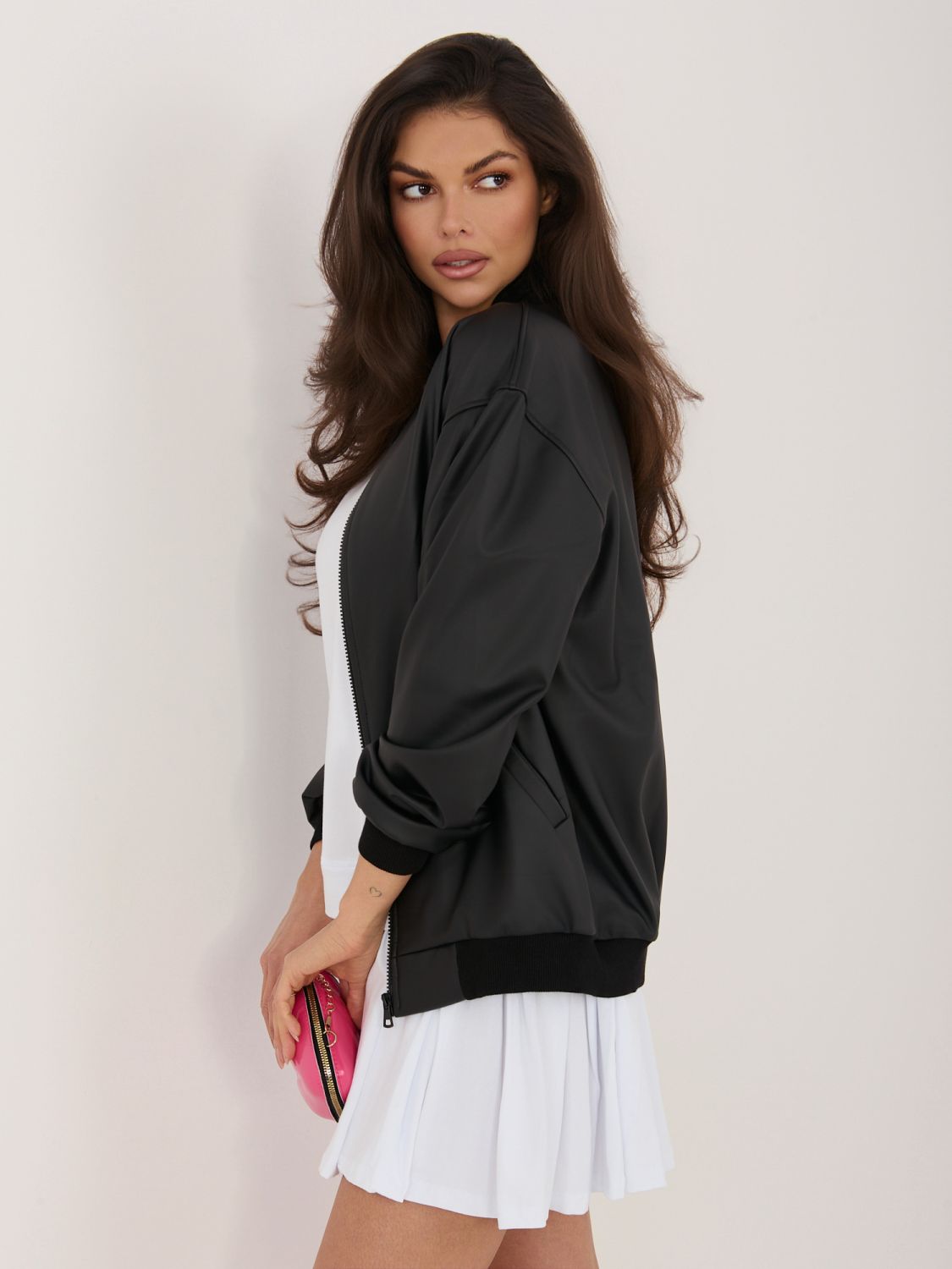 Geacă neagră de tranziție din piele ecologică cu guler înalt