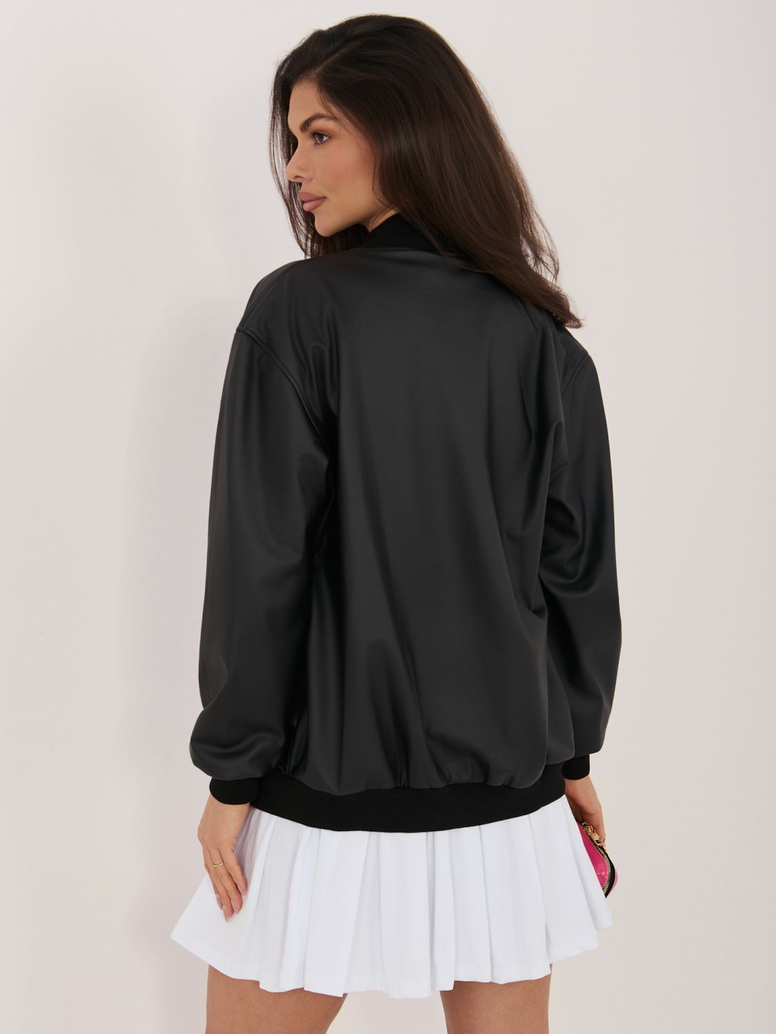 Geacă neagră de tranziție din piele ecologică cu guler înalt