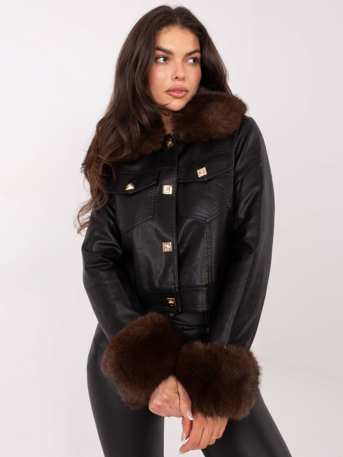 Geacă scurtă neagră din piele ecologică cu căptușeală