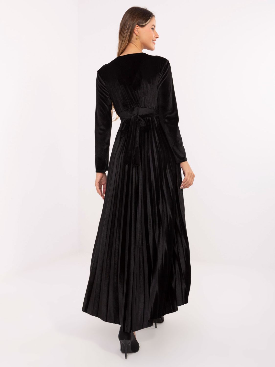 Rochie maxi neagră cu curea și paiete
