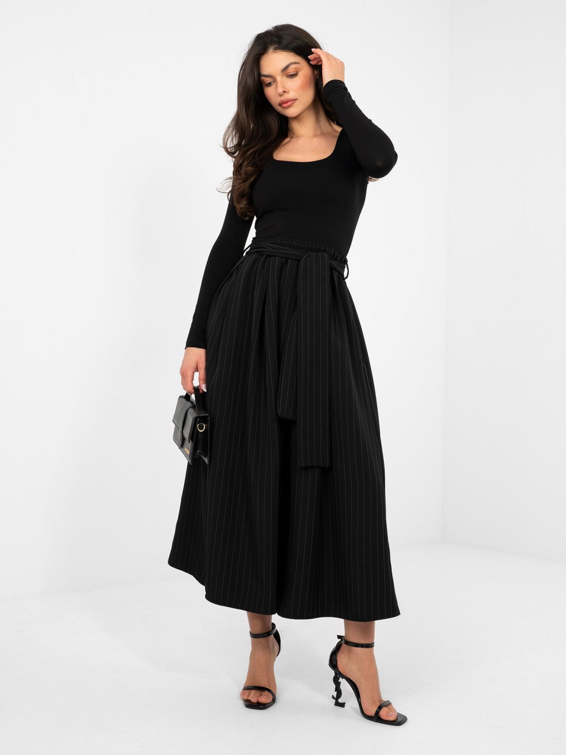 Fustă midi neagră elegantă cu curea și buzunare