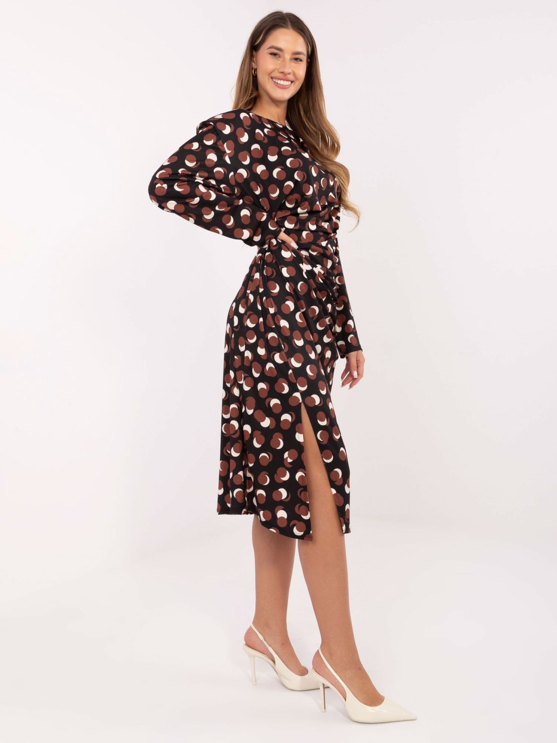 Rochie midi neagră cu model geometric și drapaje