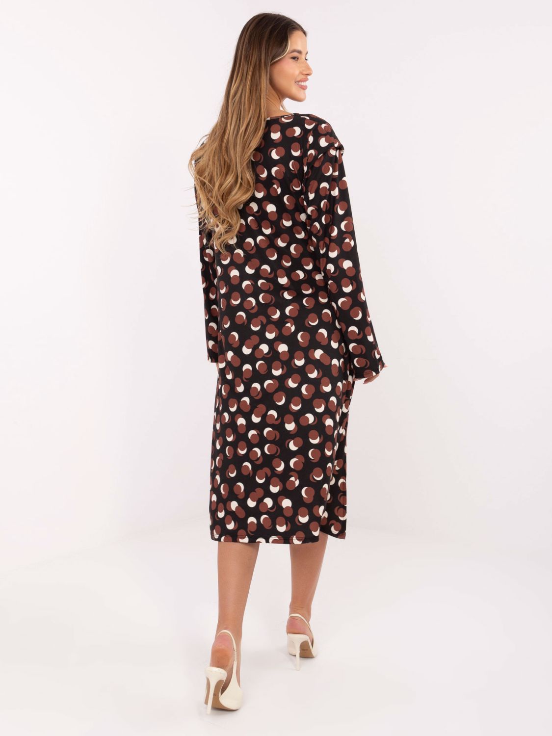 Rochie midi neagră cu model geometric și drapaje