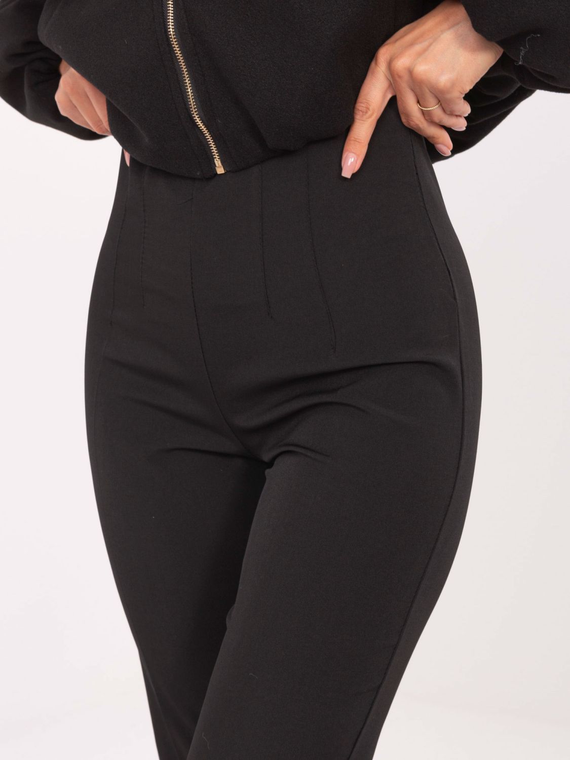 Pantaloni negri eleganți
