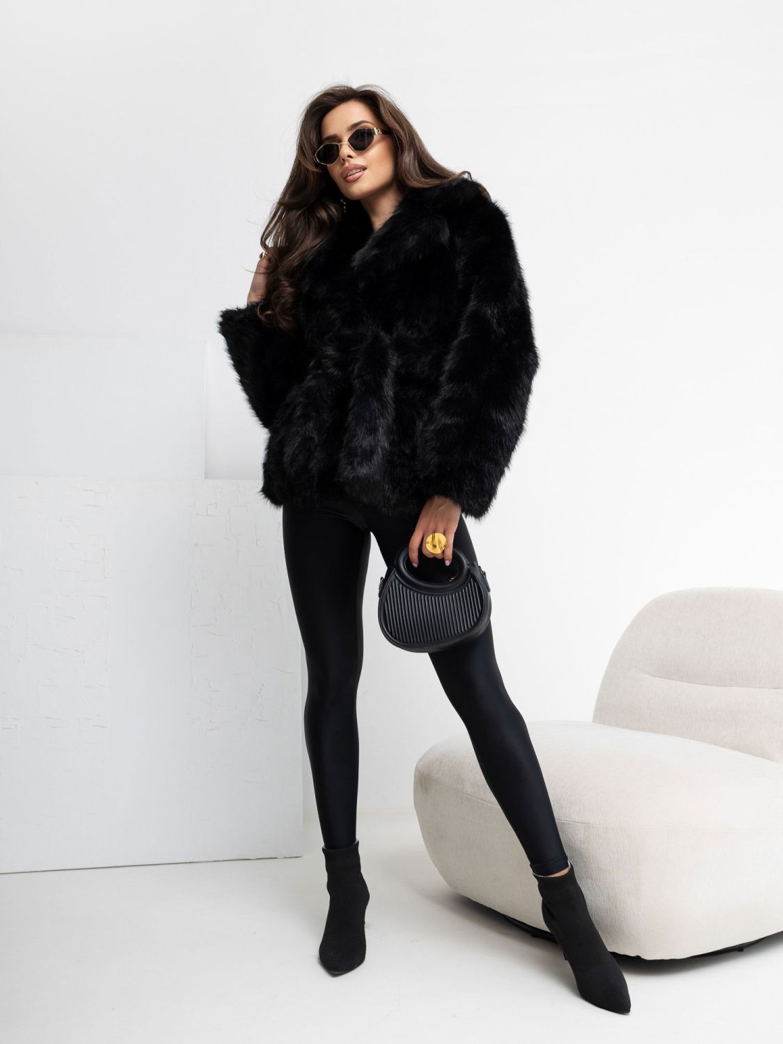 Jachetă scurtă elegantă din lână cu curea