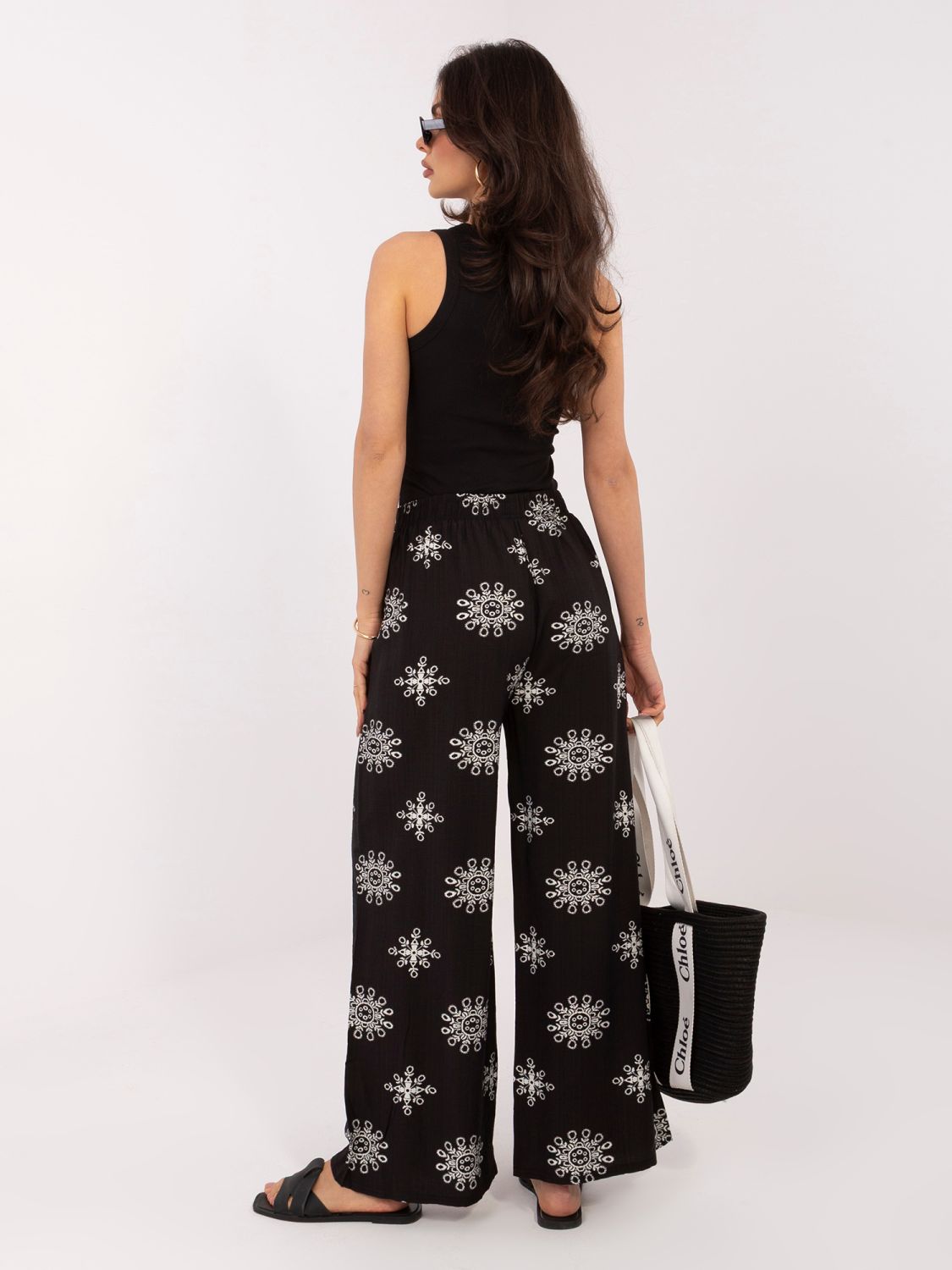 Pantaloni palazzo negri cu curea și imprimeu