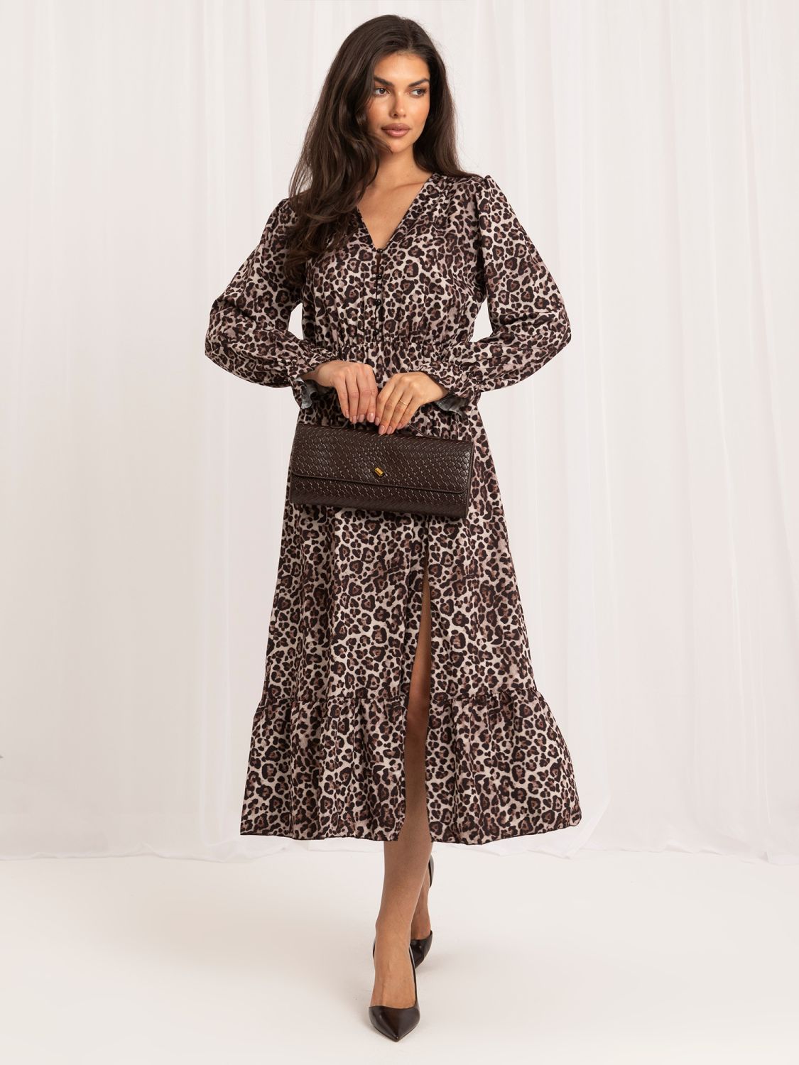 Rochie midi negru-bej cu volan și imprimeu animalier
