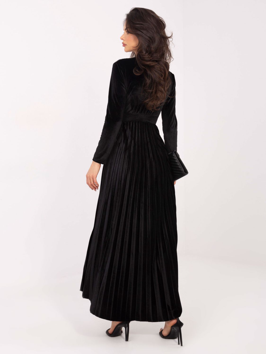 Rochie maxi neagră cu curea și paiete