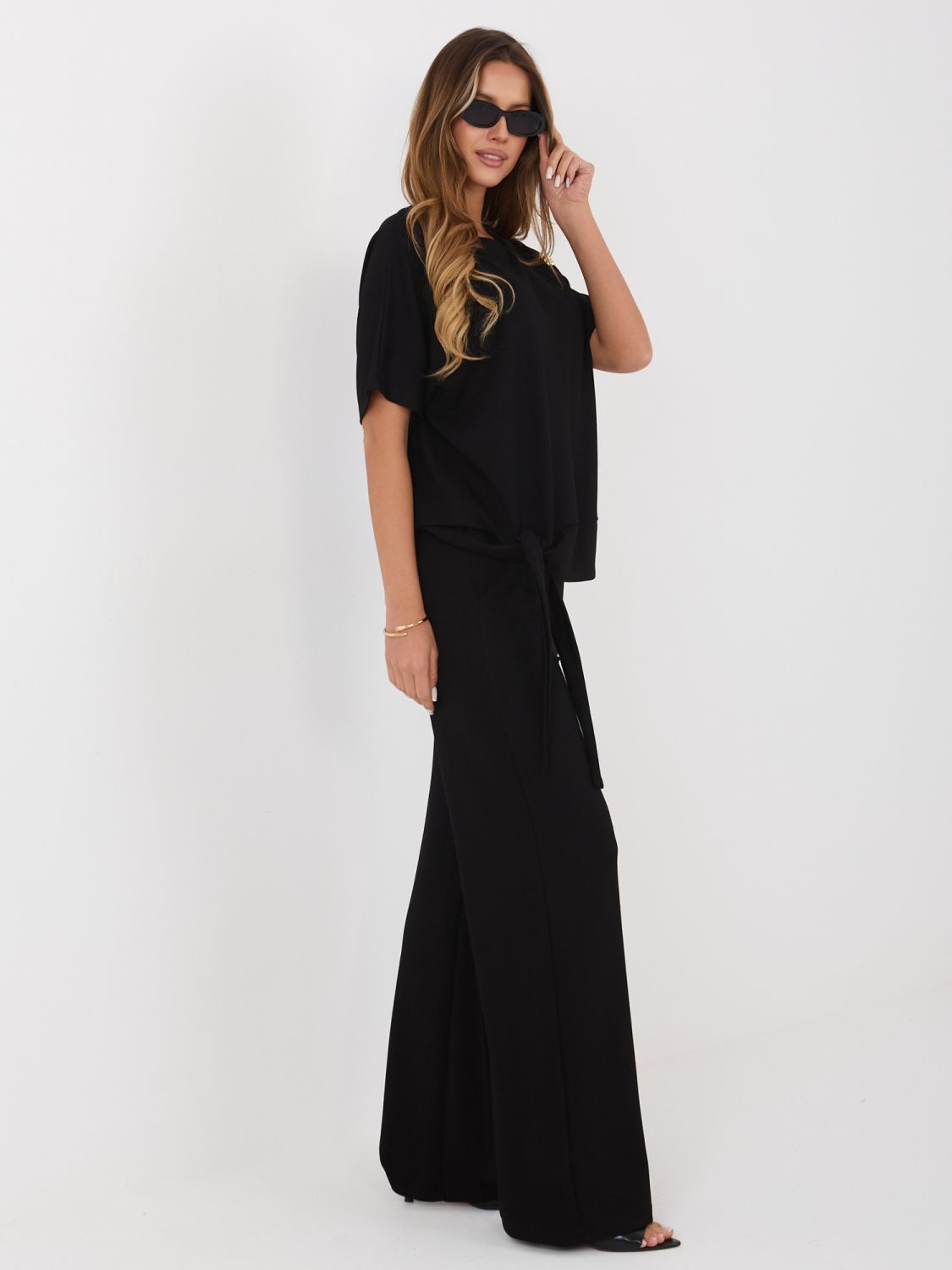 Set negru bluză și pantaloni