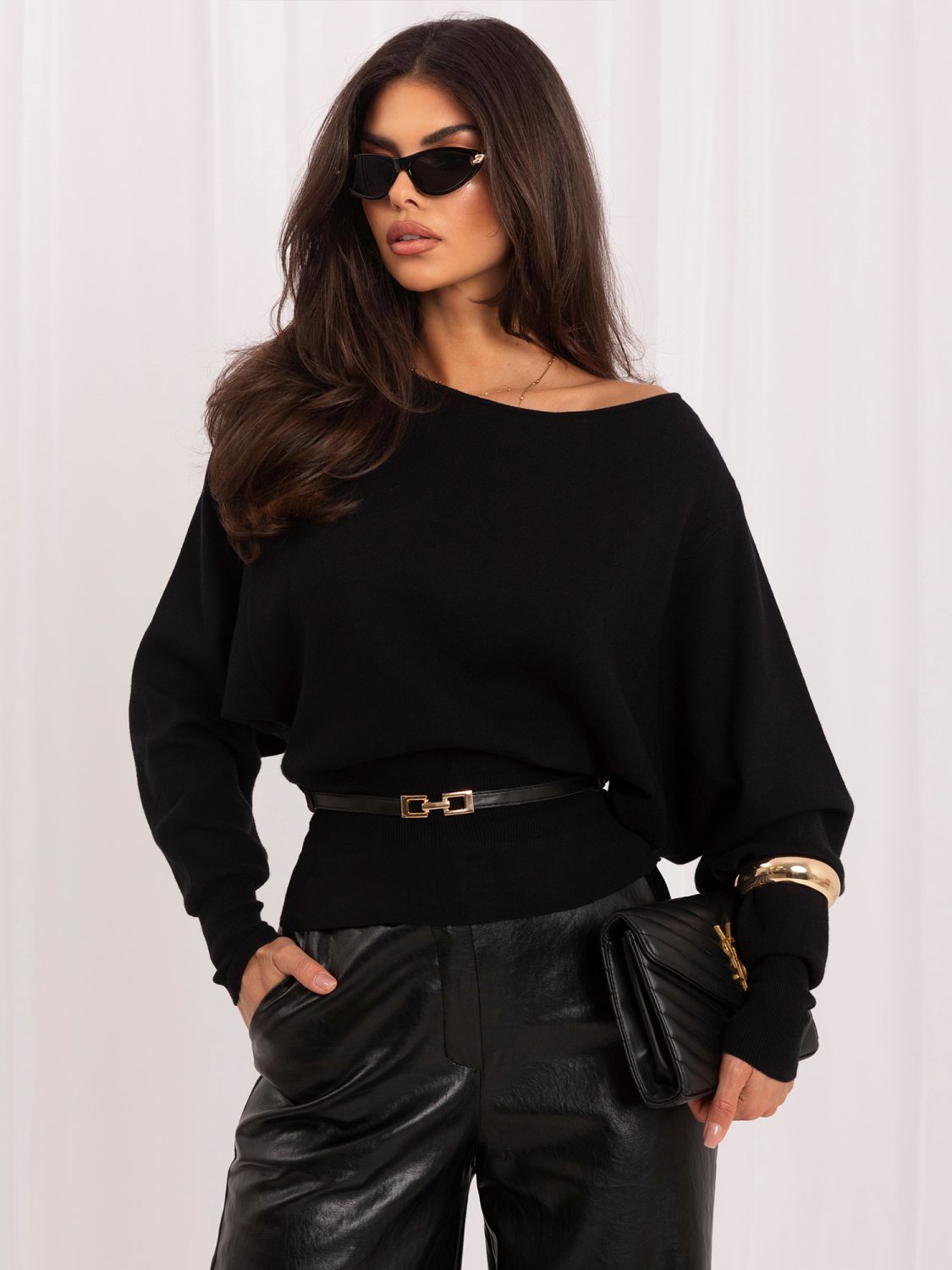 Pulover elegant negru cu curea și decolteu tip bărcuță