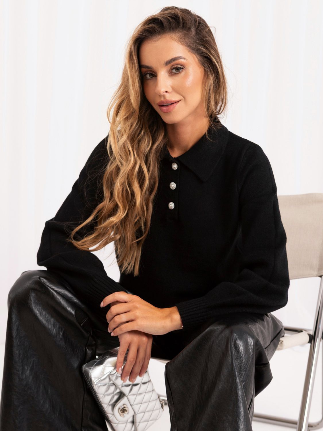 Pulover polo elegant negru cu guler și nasturi