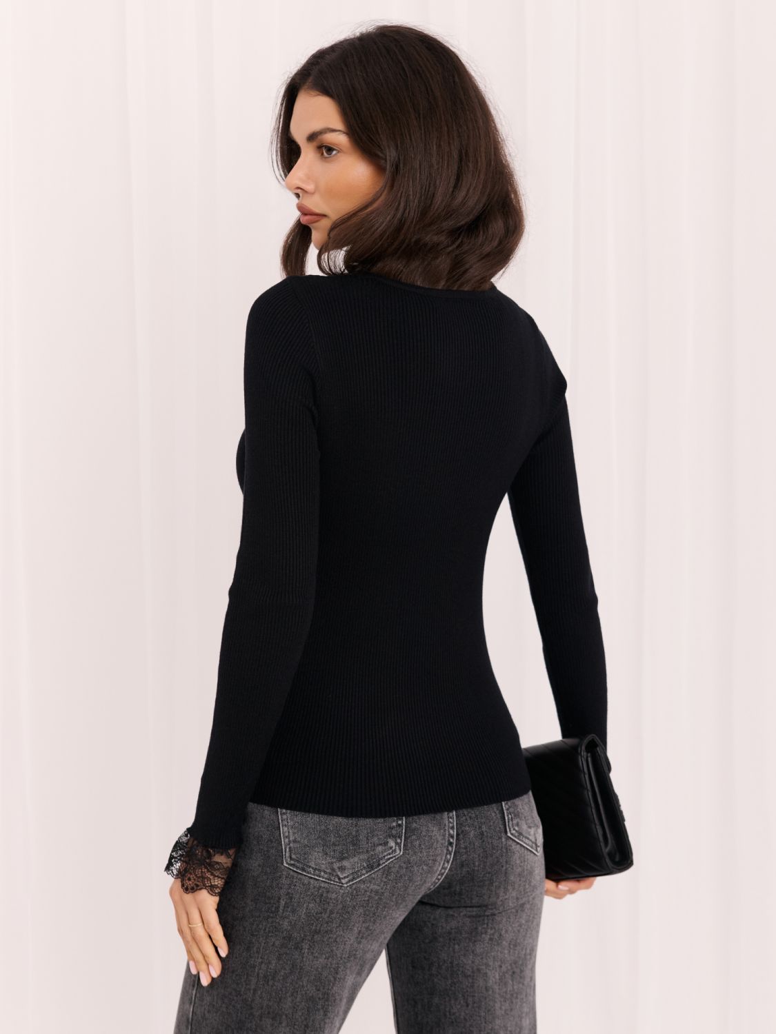 Pulover elegant negru cu dantelă