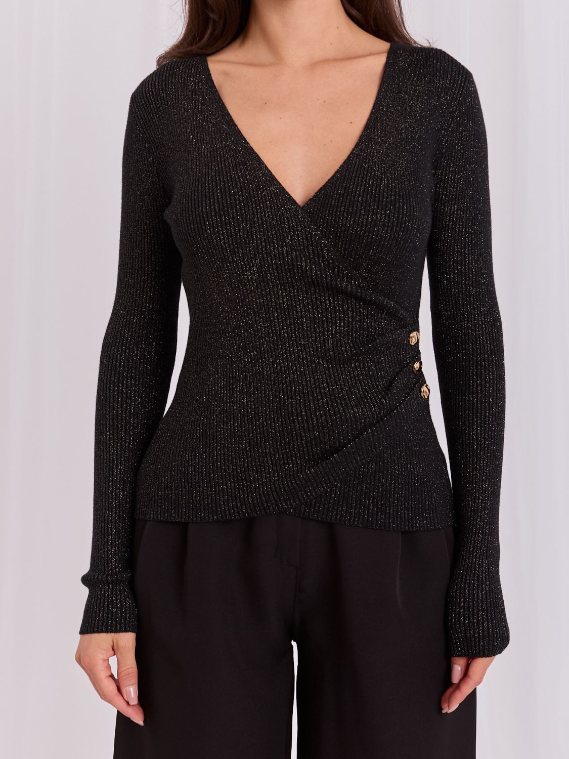 Pulover elegant negru cu decolteu petrecut