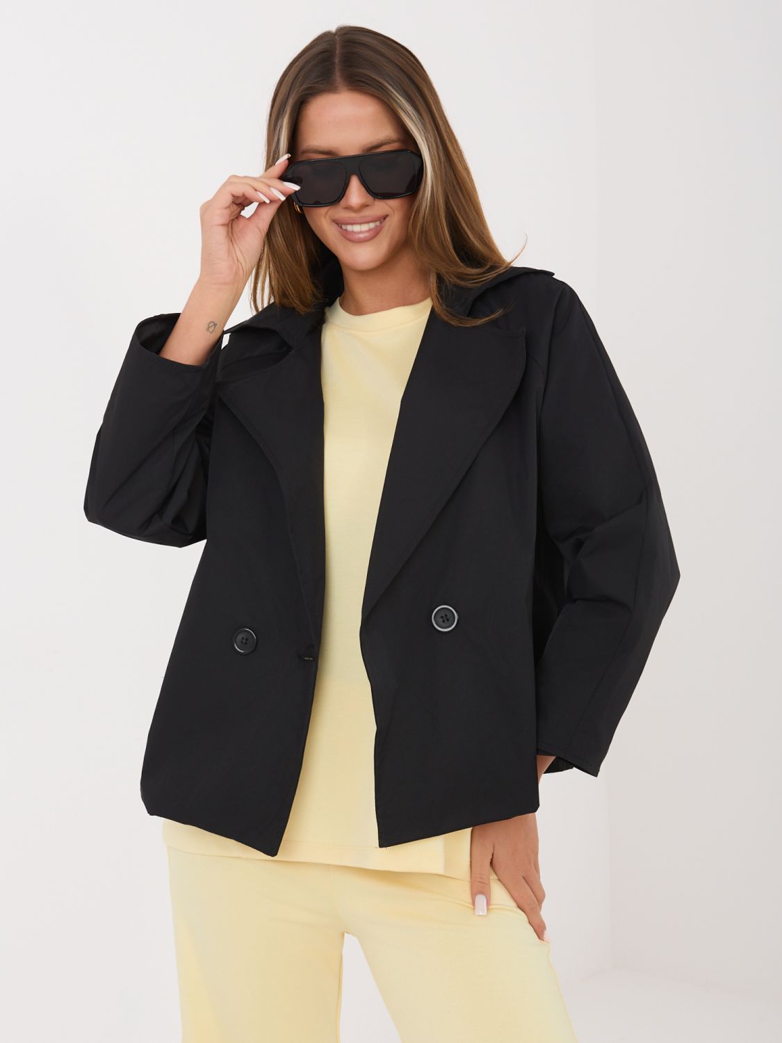 Palton scurt de tranziție cu mâneci 3/4, negru