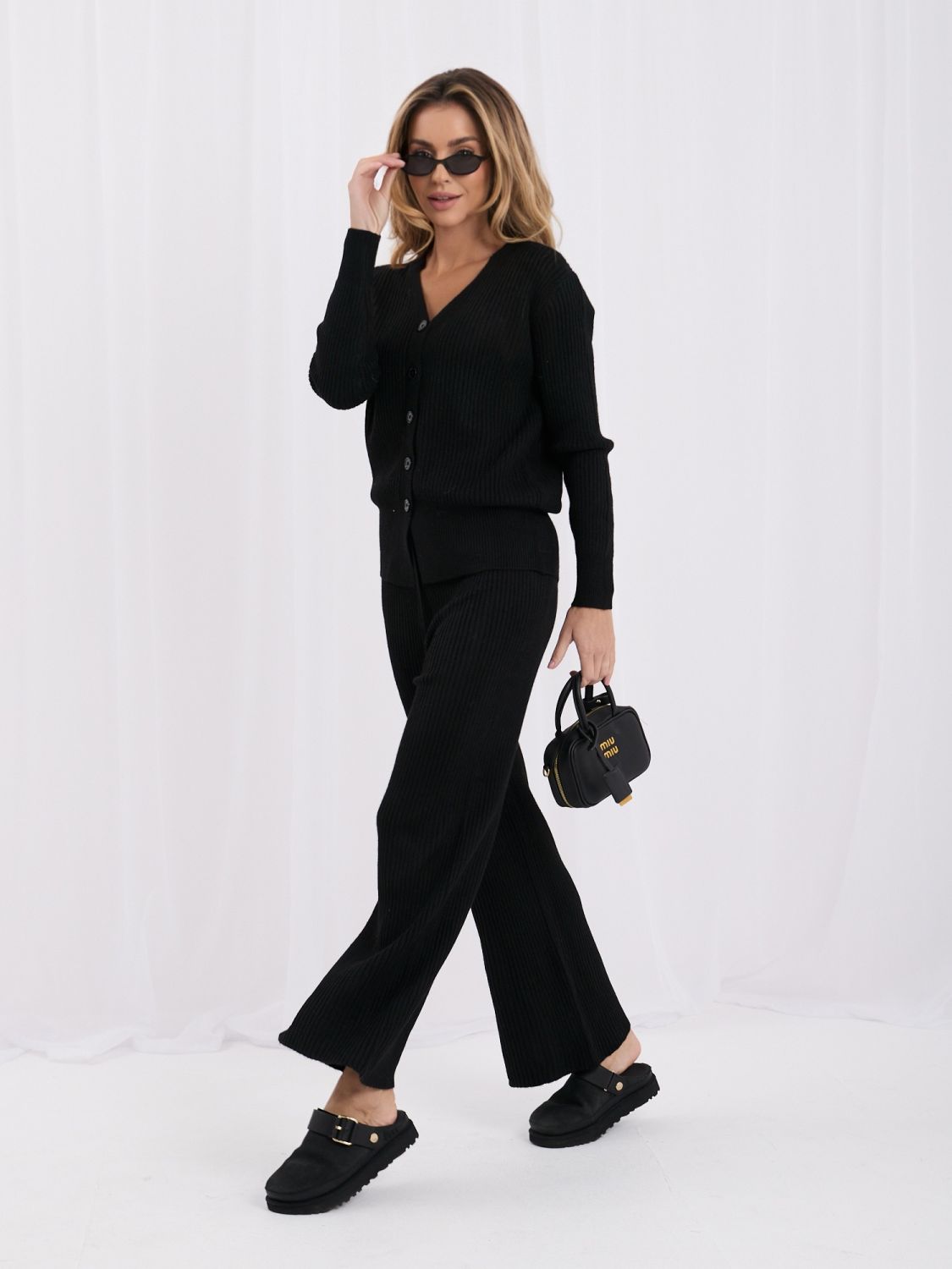 Set negru cu cardigan și pantaloni largi
