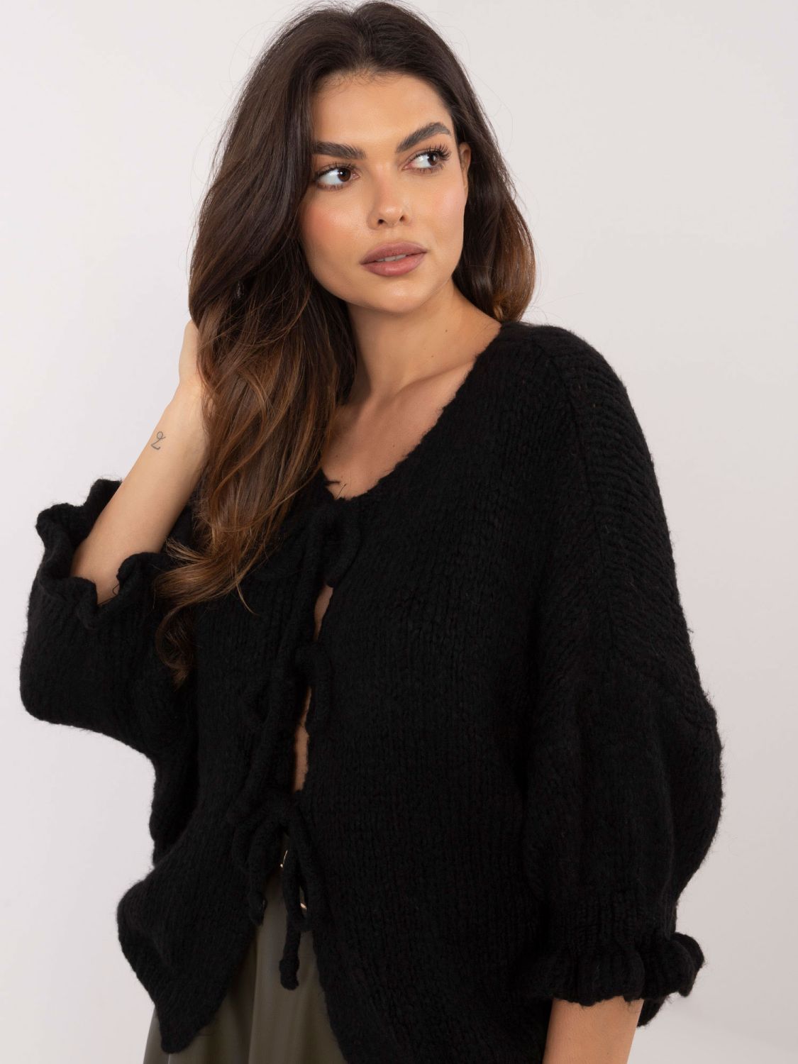 Pulover elegant negru cu mâneci 3/4