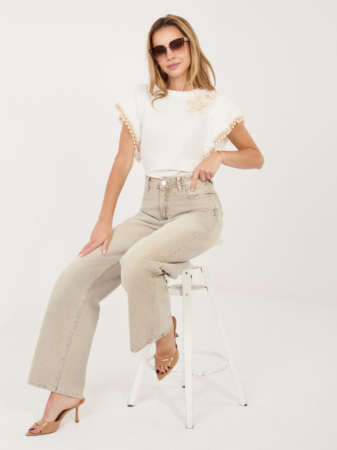 Bluză albă cu aplicație