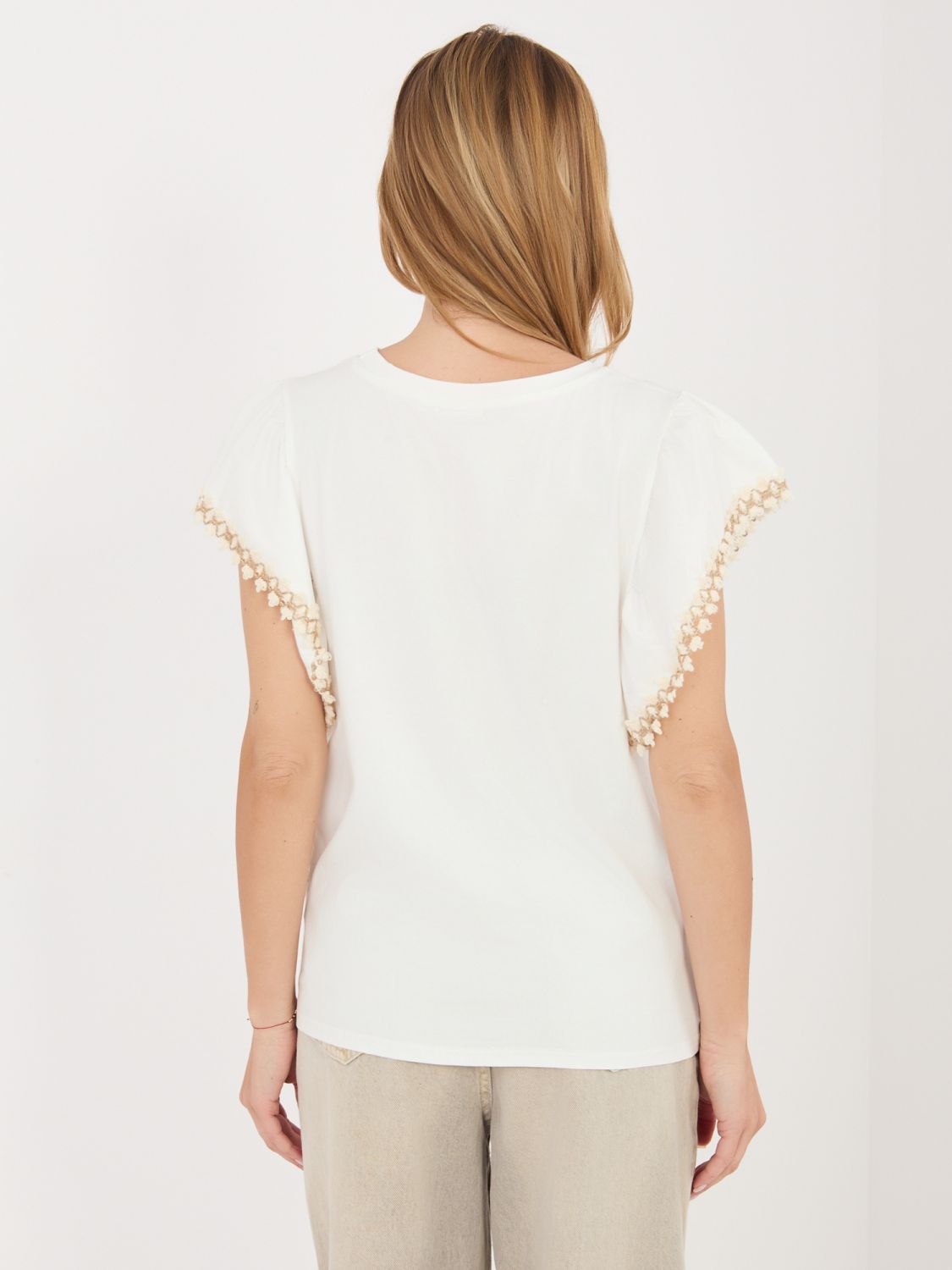 Bluză albă cu aplicație